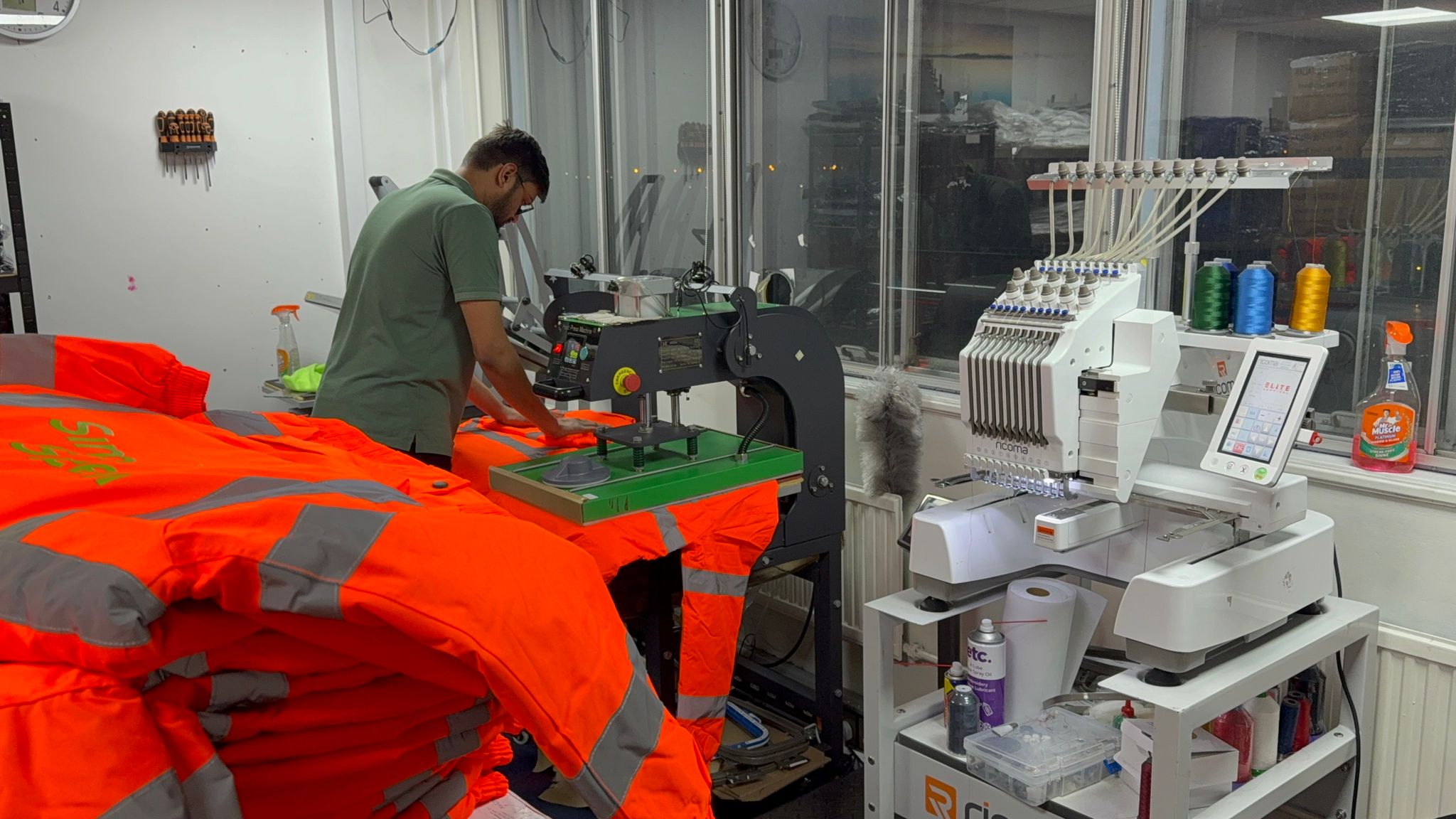 Elevating Safety and Performance: Uneek Hi-Vis Range by Artistry Italian Fashion